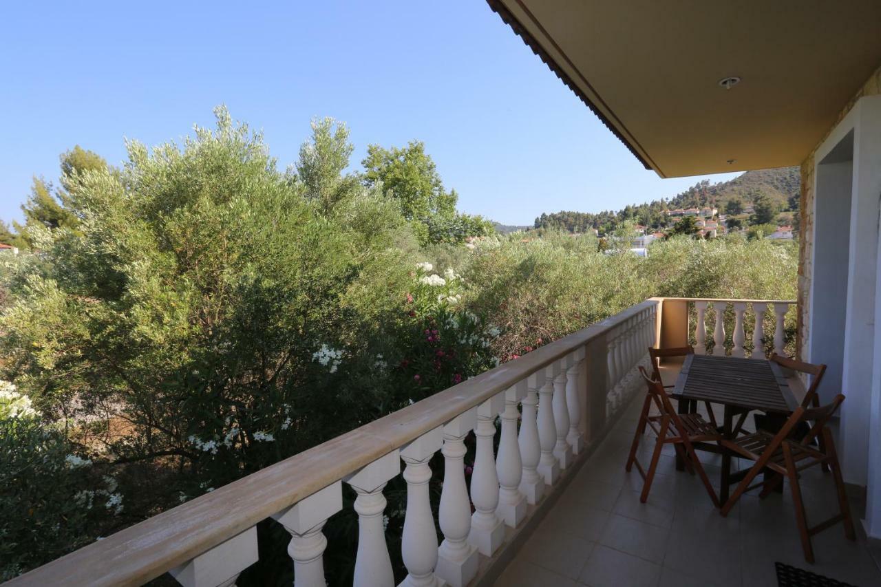 Villa Argo 3 - Beachfront, Big Gardens, Location! Пефкохорі Екстер'єр фото