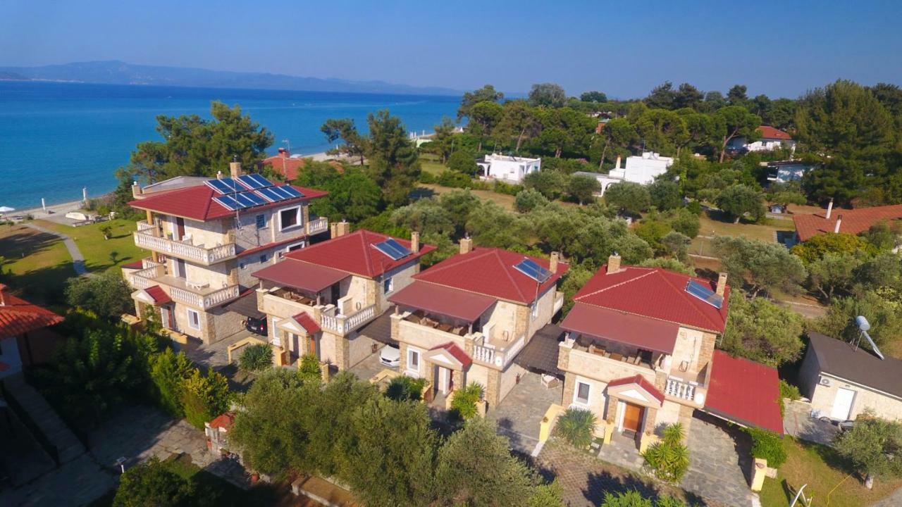 Villa Argo 3 - Beachfront, Big Gardens, Location! Пефкохорі Екстер'єр фото