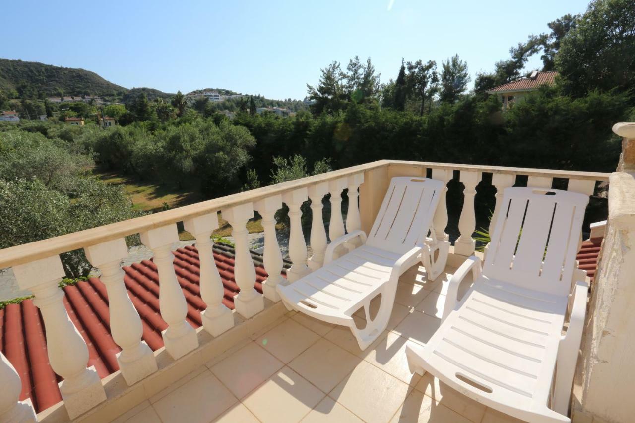 Villa Argo 3 - Beachfront, Big Gardens, Location! Пефкохорі Екстер'єр фото