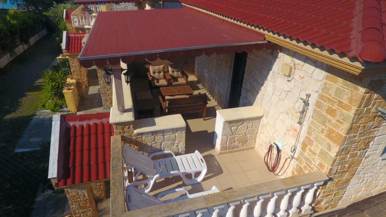 Villa Argo 3 - Beachfront, Big Gardens, Location! Пефкохорі Екстер'єр фото